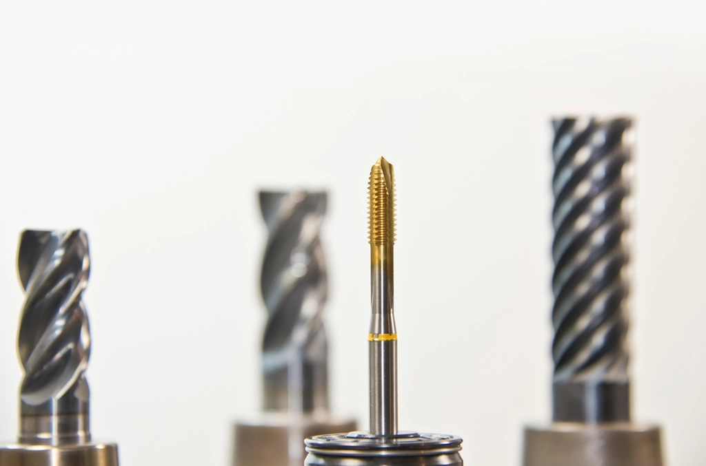 End mill cutting tools for CNC machining