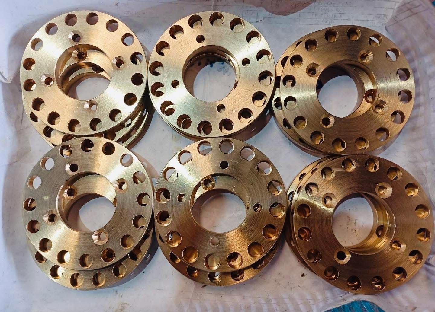 Bronze flanges with bolt circles