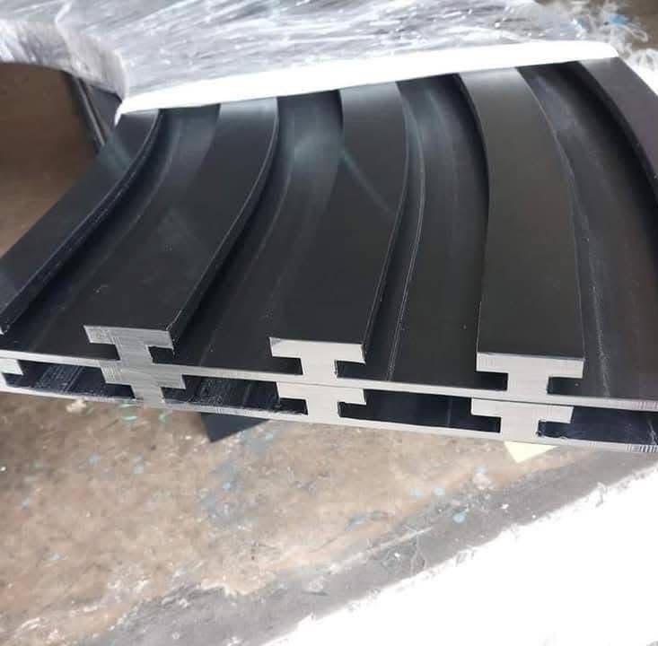 Black extruded rubber profile